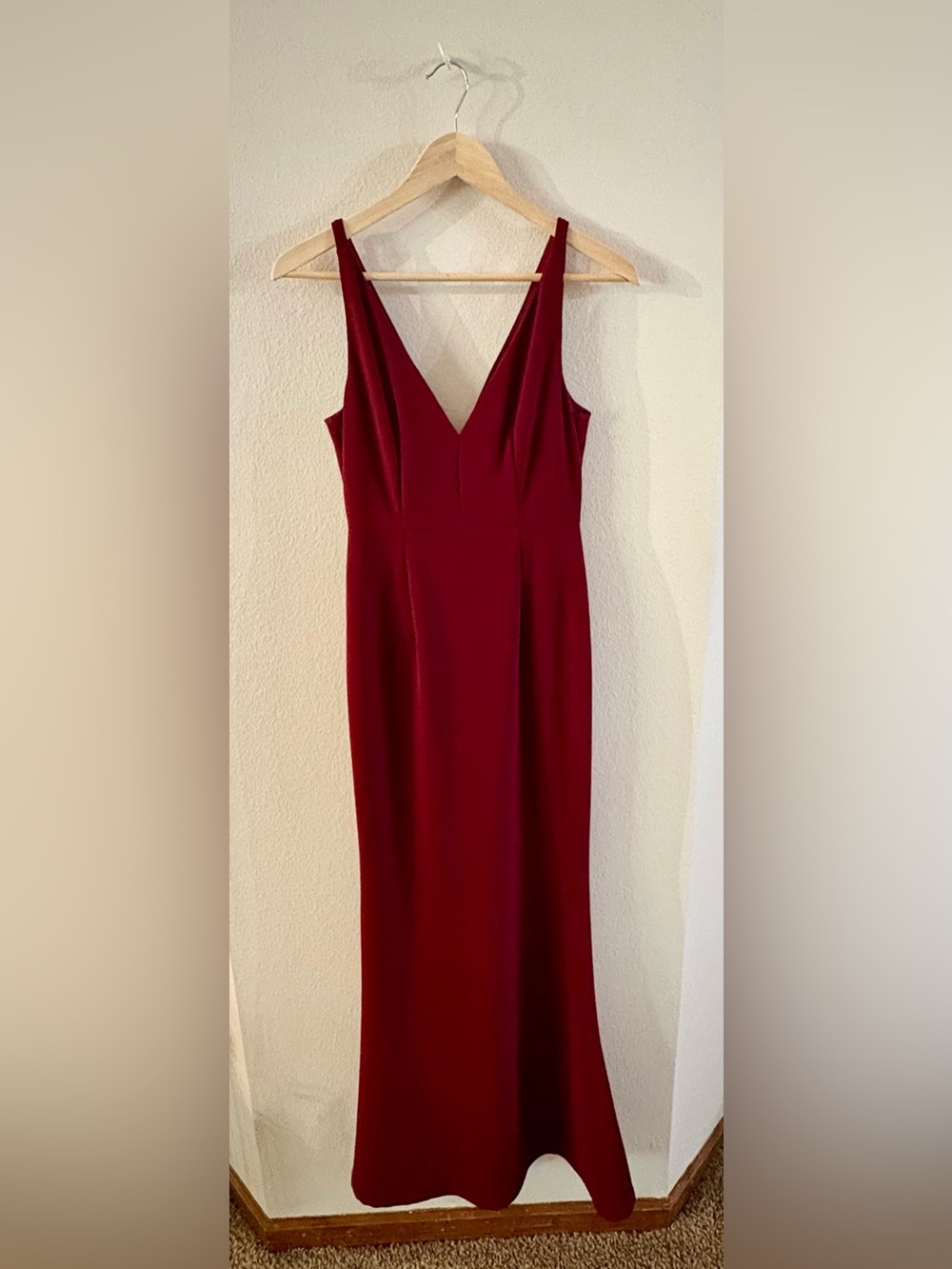 Lulus Classic V-Neck Full Length Wedding Burgundy Sheath Dress Small